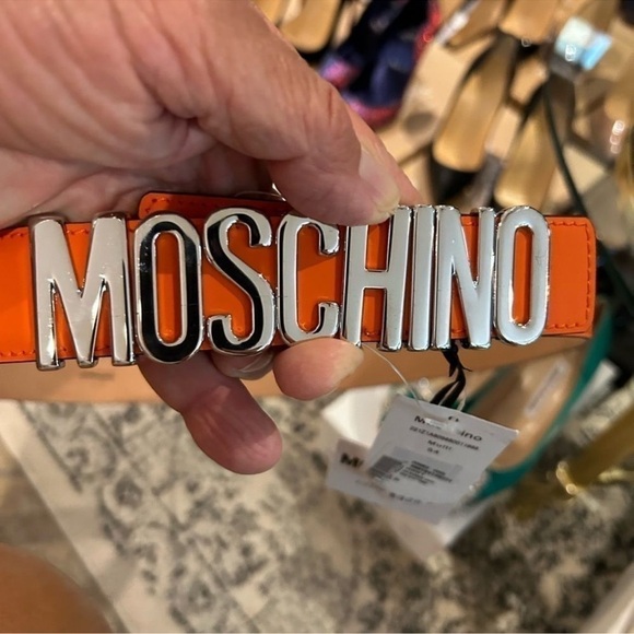 Moschino couture leather belt size 54 cm made in Milan Italy